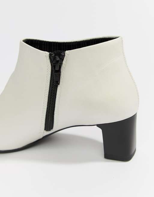 Ankle boots with outlet narrow opening