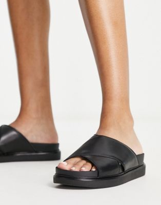 Vagabond Erin crossover flat sandals in black leather