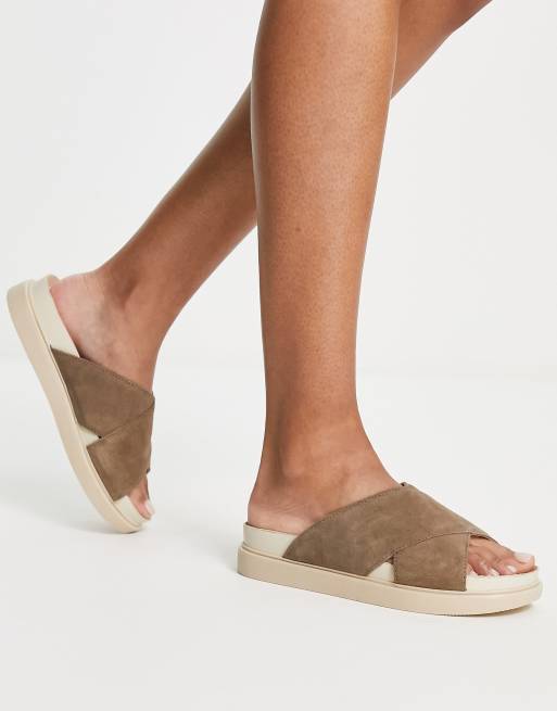 Vagabond - Erin - Flade sandaler med krydsremme i brunt ruskind, 4 af 4
