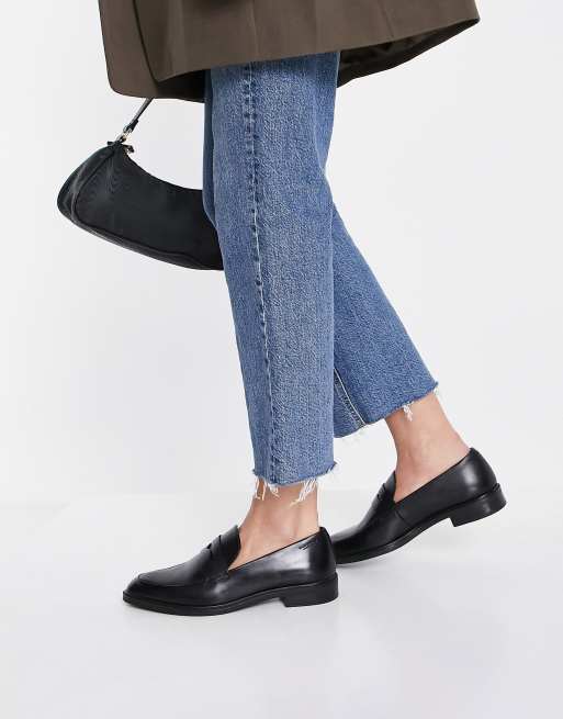 Vagabond black leather on sale loafers