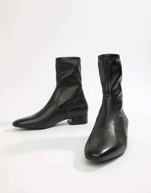 Vagabond joyce black leather pull on pointed on sale boots