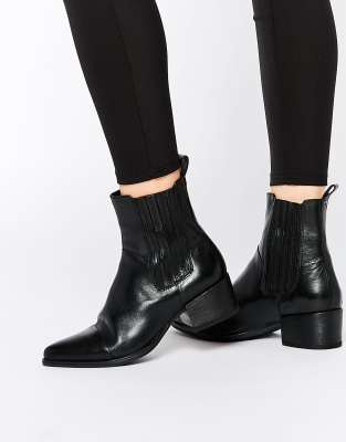 marja chelsea boot