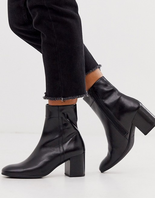 Vagabond Nicole black leather blocked mid heeled ankle boots with round toe