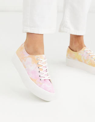 pink flatform trainers