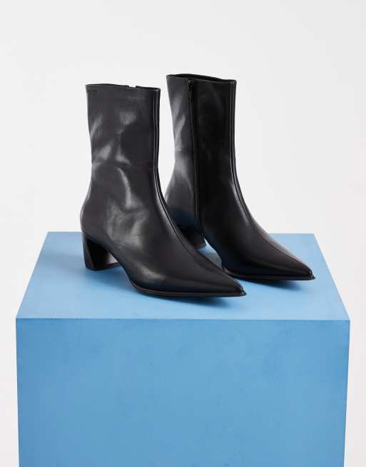 Vagabond Shoemaker Ilona pointed ankle boots with curved heel in black leather, 2 of 4