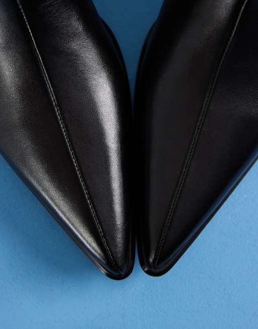 Vagabond Shoemaker Ilona pointed knee boots with curved heel in black leather, 3 of 4