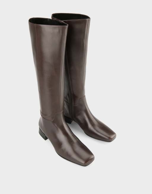 Vagabond Shoemakers - Botas planas hasta la rodilla Mona con puntera cuadrada en piel marrón, 2 de 4
