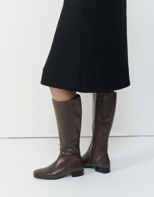 Vagabond Shoemakers - Botas planas hasta la rodilla Mona con puntera cuadrada en piel marrón, 4 de 4