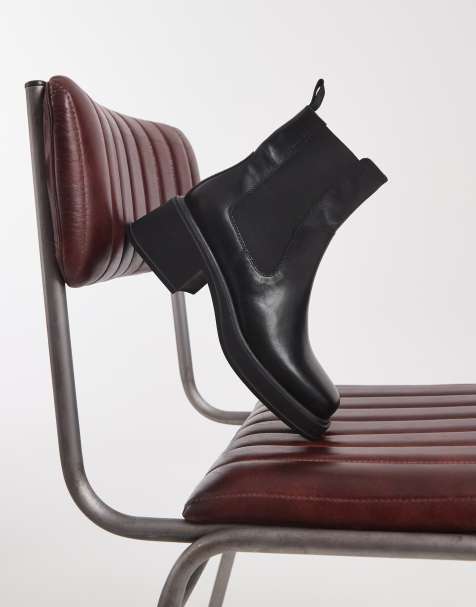 Vagabond Shoemakers Dorah leather chunky chelsea ankle boots in black - view 1