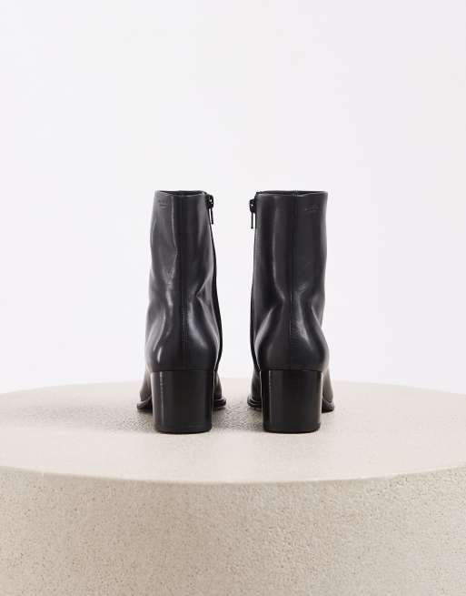 Vagabond Shoemakers Giselle cinched toe block heel ankle boots in black leather, 3 of 4