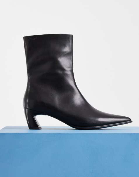Vagabond Shoemakers Ilona pointed ankle boots with curve heel in black leather - view 1
