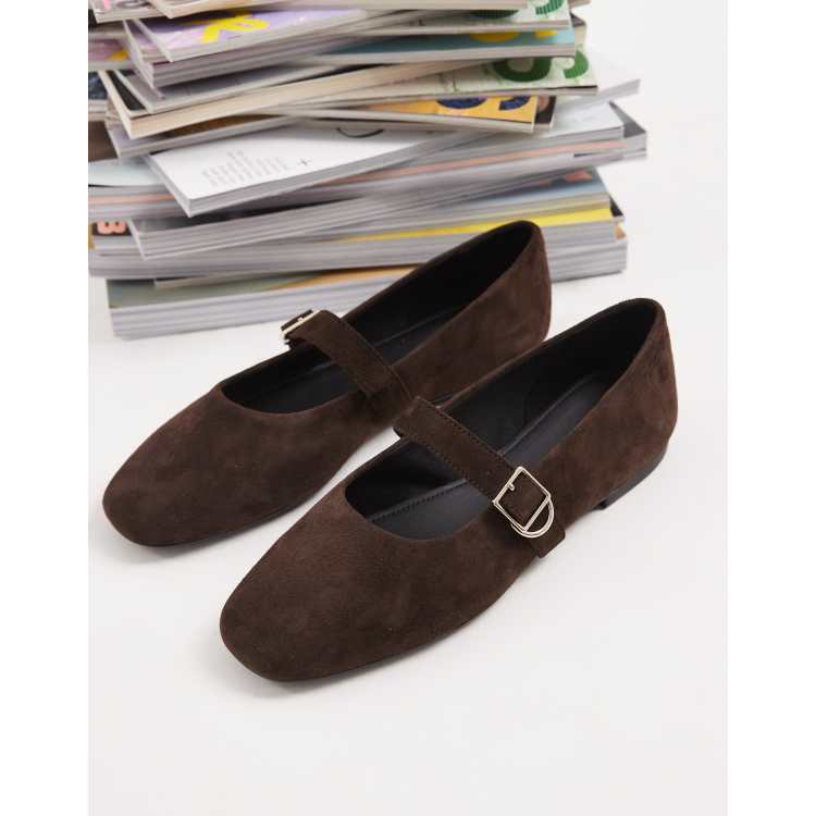 210869110-1-brownsuede?$n_750w