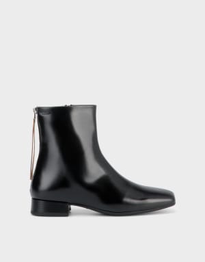 Vagabond Shoemakers Mona square toe flat ankle boots in Blaack leather