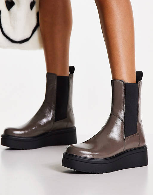 Vagabond Tara flatform calf boots in brown patent leather
