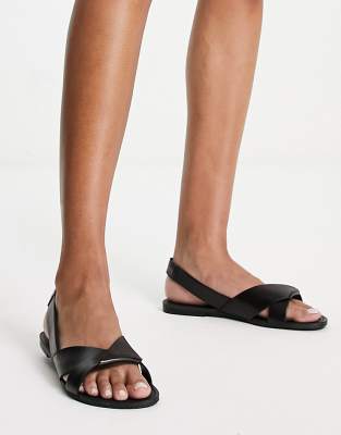 Vagabond Tia flat sandals in black leather