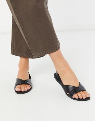 Vagabond Tia leather flat sandal in 