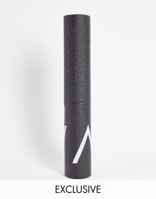 VAI21 - Antislip yogamat in zwart met wit