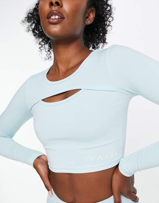 VAI21 - Crop top met uitsnijding in pastelblauw, deel van co-ord set