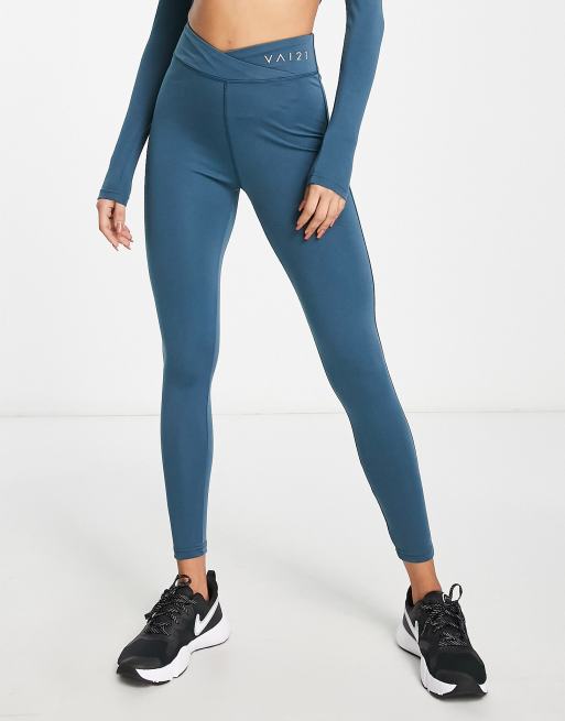 VAI21 - Legging met gekruiste tailleband in blauw, deel van co-ord set