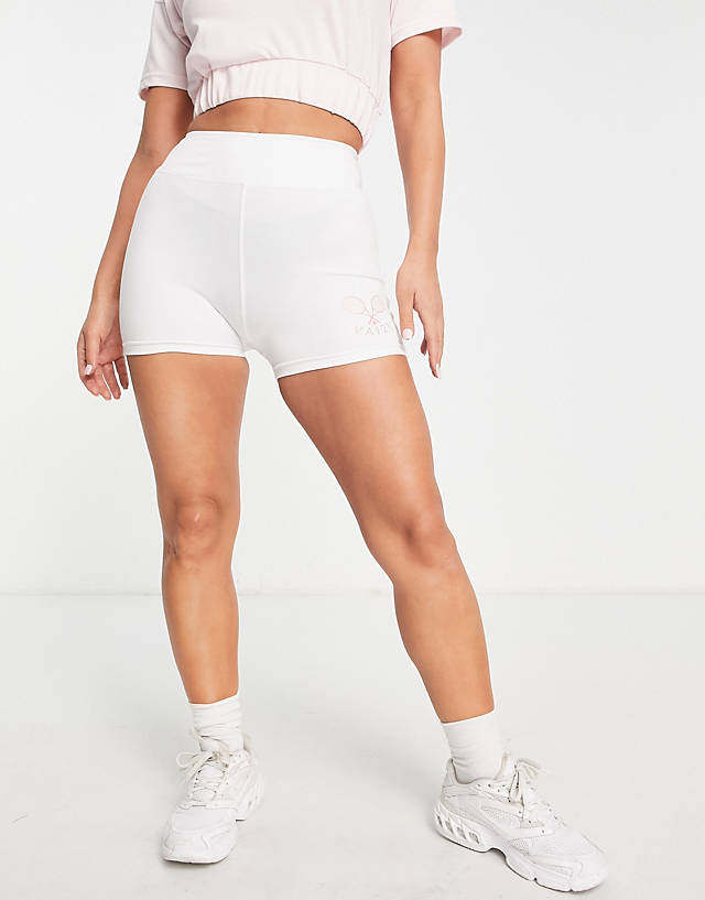 VAI21 - tennis booty shorts co-ord in white