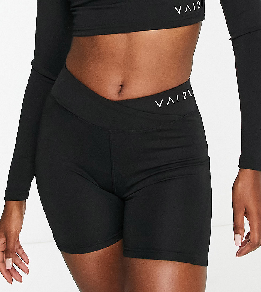 VAI21 V shape waist longer length shorts in black - part of a set-Gray