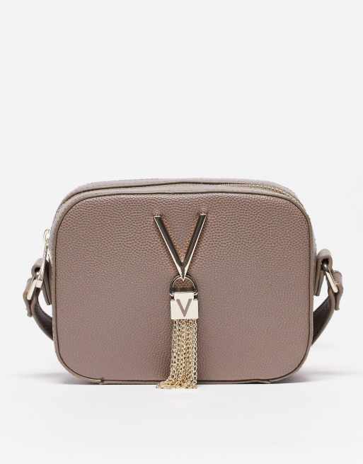 Valentino Bags – Divina – Szarobrązowa torebka crossbody z ozdobnymi frędzlami