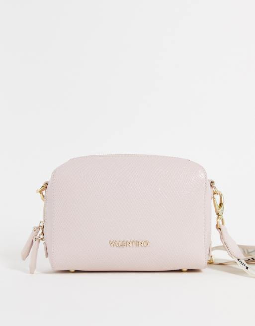 Valentino Bags – Pattie – Ljusrosa axelväska med logga på axelbandet