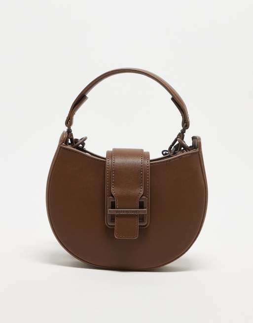 Valentino – Dejavu RE – Brązowa, zaokrąglona torebka crossbody ze sprzączką