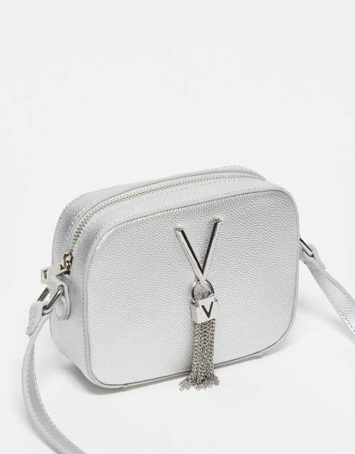Valentino – Divina – Srebrna mała torebka crossbody z ozdobnym frędzlem