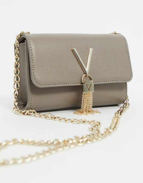 Valentino – Divina – Umhängetasche in Taupe mit Umschlagklappe und Quastendetail - view 1