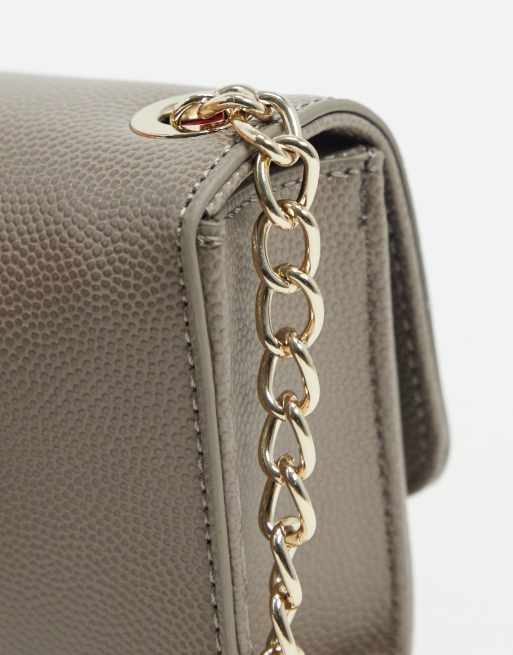 Valentino – Divina – Umhängetasche in Taupe mit Umschlagklappe und Quastendetail