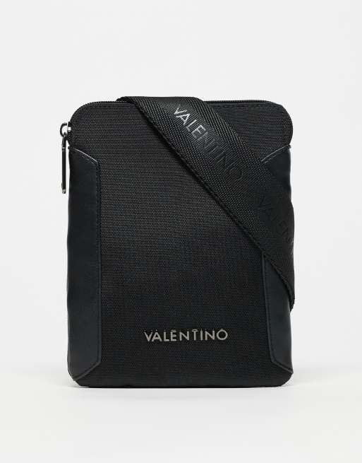 Valentino - Eron - Borsa a tracolla nera con elemento in metallo color canna di fucile