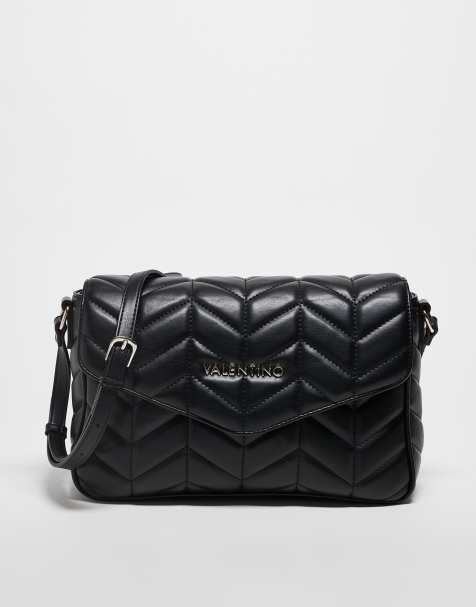 Valentino – Petal – Czarna pikowana torebka crossbody z łańcuszkowym paskiem - view 1