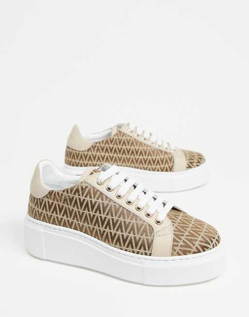 Beige store valentino trainers