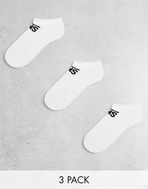 White vans with on sale white nike socks