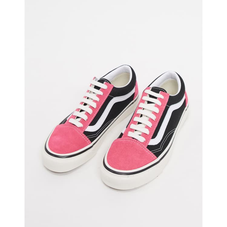 Vans noir 2024 avec une rose