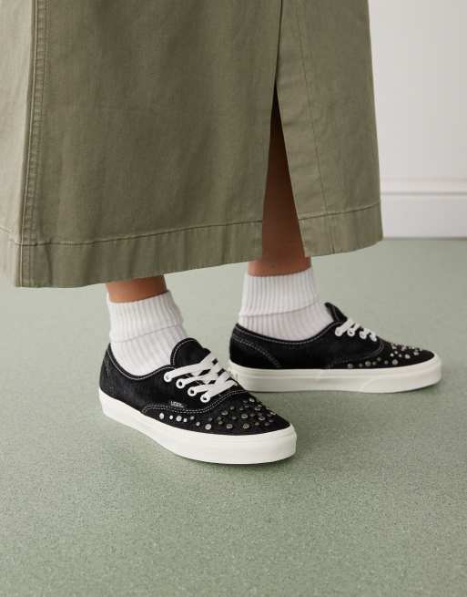 Vans Authentic in black/marshmallow | ASOS