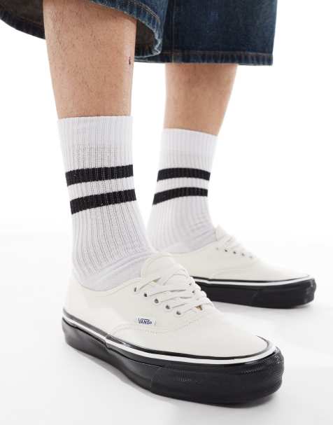 Vans – Authentic Premium 44 – Sneaker in Weiß/Schwarz - view 1