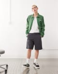[Vans] Vans authentic relaxed chino shorts in dark grey W31 GREY