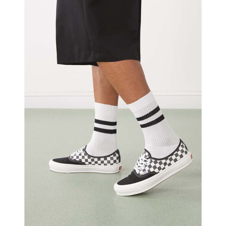 Vans Authentic sneakers in black and white checkerboard | ASOS