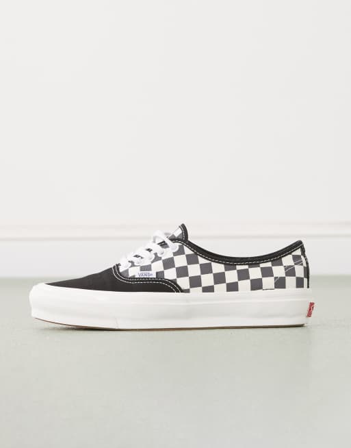 Vans Authentic sneakers in black and white checkerboard, 2 of 5