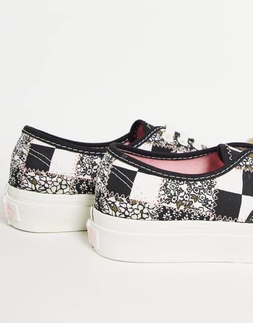 Vans – Authentic – Svarta och vita sneakers i lappad design med blommigt mönster , 4 av 4