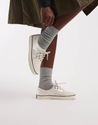  Authentic trainers /cream