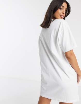 white t shirt dress v neck