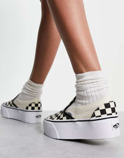 Vans Classic Baskets enfiler avec motif damier et semelle plateforme Noir et blanc