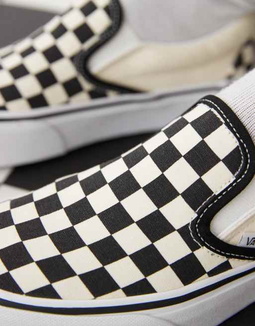 Vans Classic Baskets enfiler avec semelle plateforme et motif damier Noir et blanc