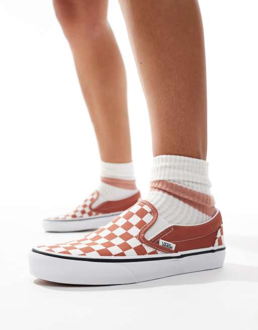 Vans Classic - Instapsneakers met dambordmotief in gebrand oranje en wit, 2 van 5