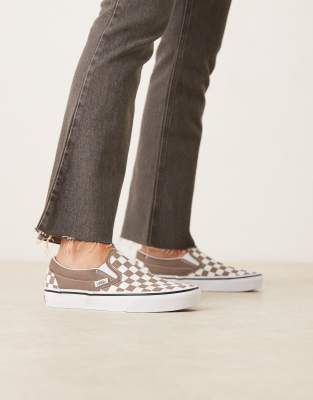 Vans Classic - Schlupf-Sneaker mit Schachbrettmuster in Taupe und Weiß-Brown