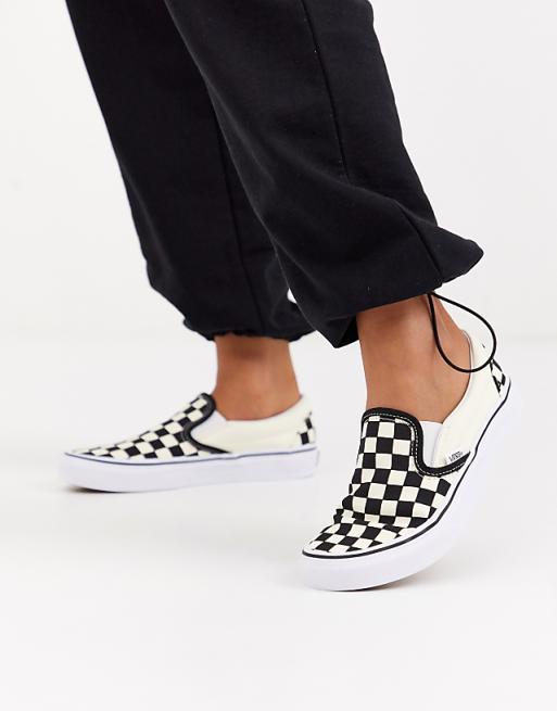 slip-on vans طاقية بيضاء slip-on vans طاقية بيضاء
