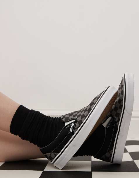 Vans Classic – Sneaker zum Hineinschlüpfen mit Schachbrettmuster in Schwarz und Grau - view 1